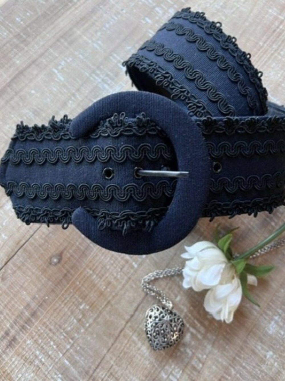 1980's Black Statement Belt with Intricate Trim (Size 10) Excellent Condition